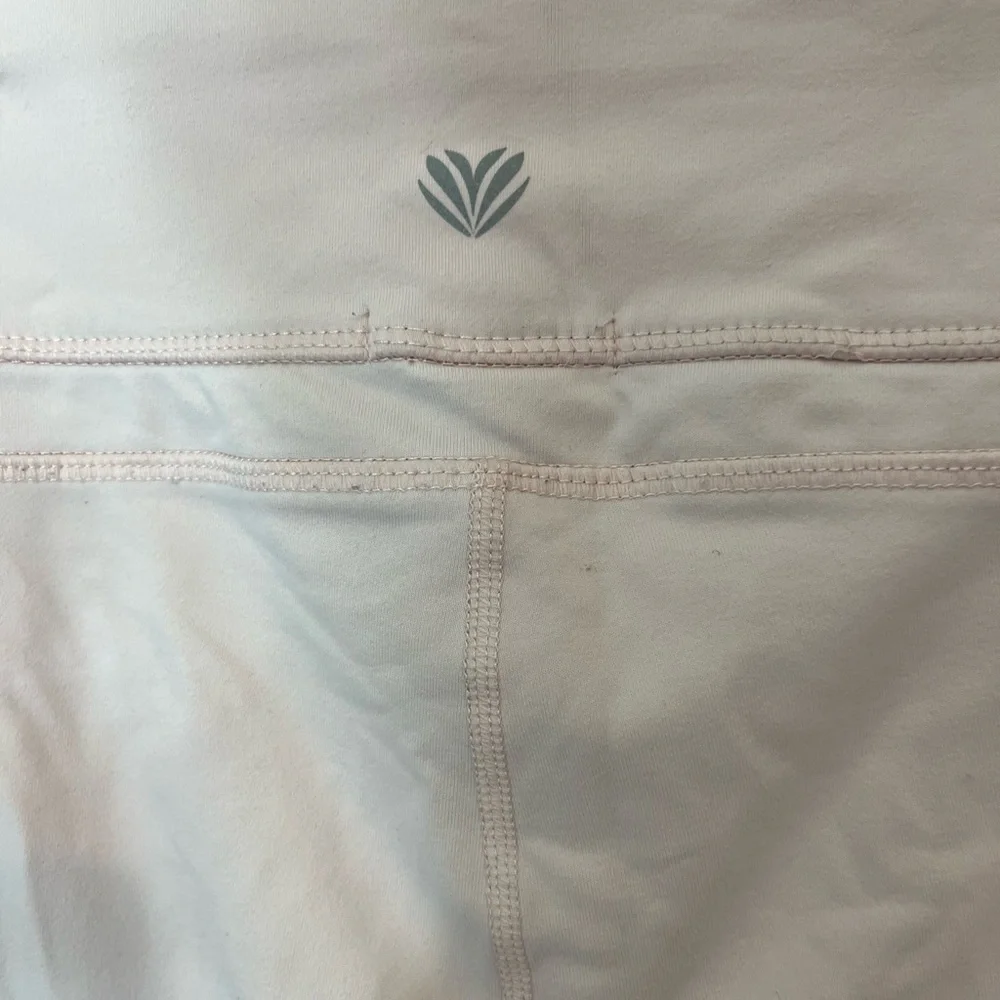 Forever 21 Cropped Pink Workout Leggings - Picture 3 of 4